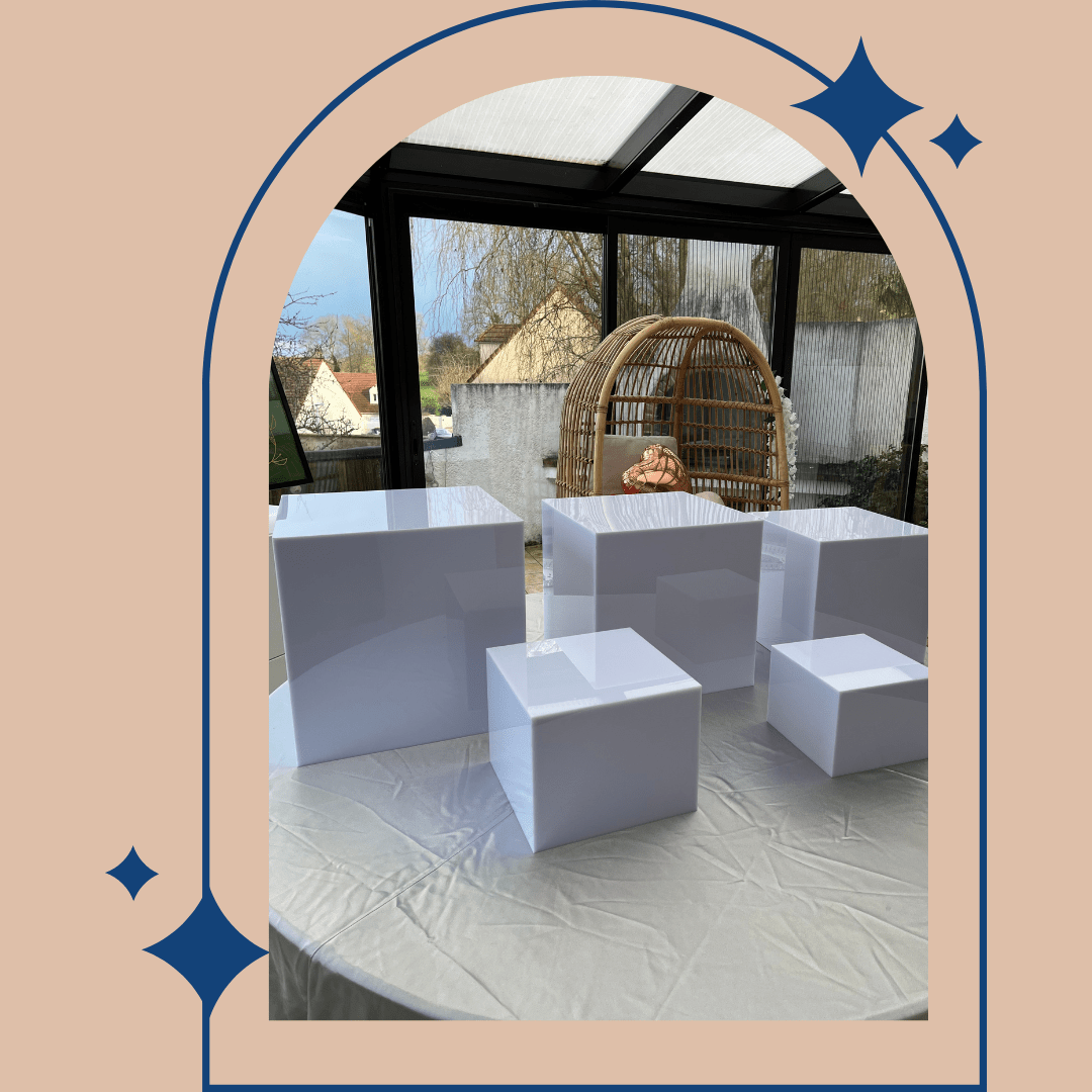 Support buffet 5 pièces en plexi blanc