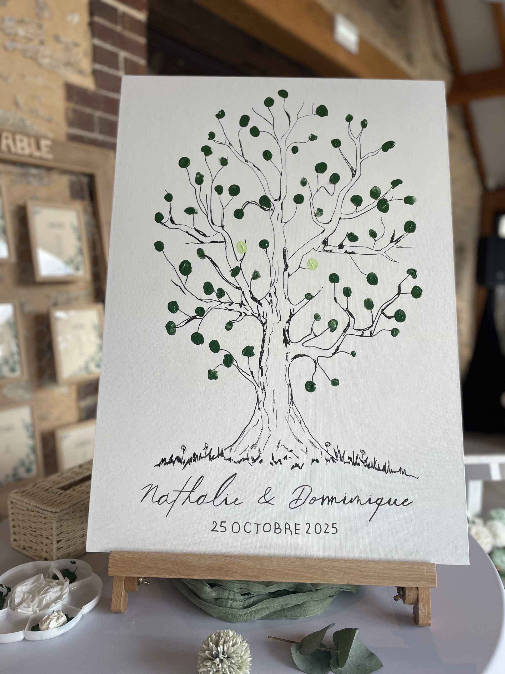 Arbre à empreinte pour cérémonie laIque Arbre à empreintes réalisé pour un rituel de cérémonie laïque par une officiante près de Beauvais